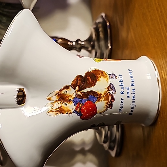 Beatrix Potter Peter Rabbit - 2 Porcelain Basket Vases - Picture 2 of 6